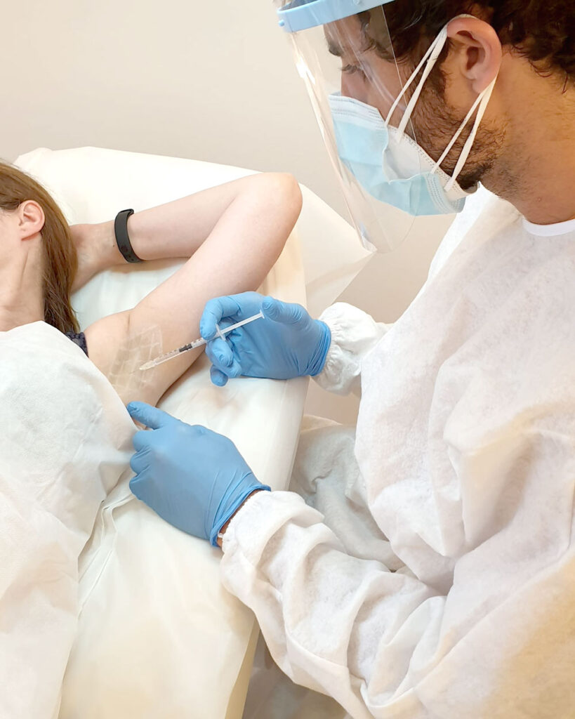 Tratamiento con bótox para la hiperhidrosis, o sudoración excesiva. Centro de Medicina Estética en Barcelona, Doctora Escoda